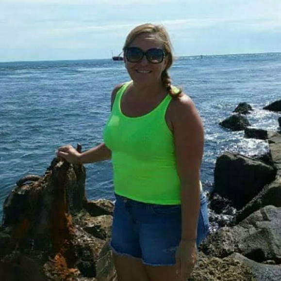 Hello poshers! - Picture 5 of 7